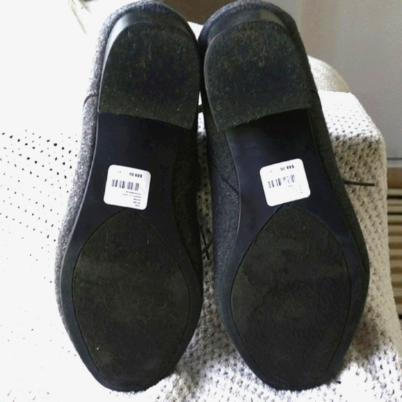 Grey Felt/ Flannel Side Zip and Lace Up Ankle Booties by Catherine Sz 9W - Picture 6 of 8